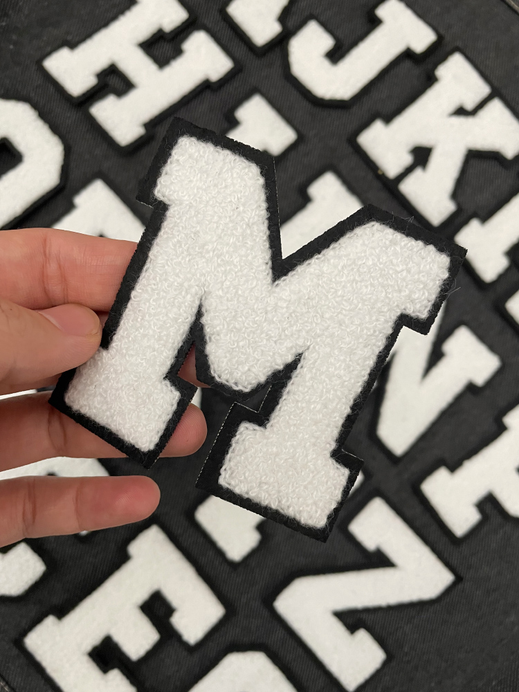 Velcro Sew On - 8 cm, naszywki z czarno-białymi literami